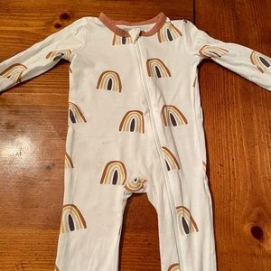 Kyte Baby zippered romper in LE Spice Rainbow - retired print size 6-12 months